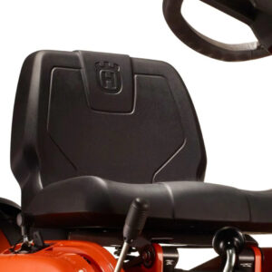 Alternative view of Husqvarna R 112C mit Mähdeck Combi 85 – Winterpaket mit Schneeschild, Gummileiste und Schneeketten – Modell 2025