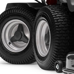 Alternative view of Husqvarna RC 320Ts AWD – ohne Mähdeck – Modell 2025