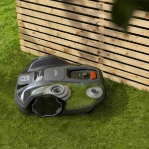 Alternative view of Husqvarna Automower 305E NERA + Garage